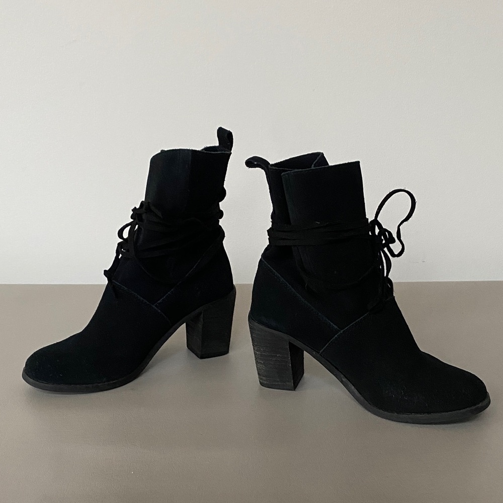 Women’s size 5.5 Toms Black Heeled Boots for Women - Picture 6 of 10